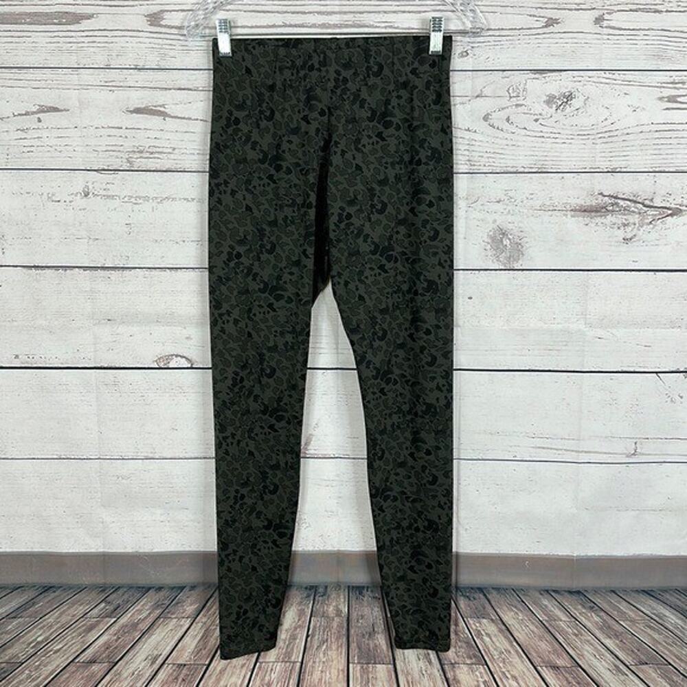 CAbi 3212 Leggings Womens‎ Smalll Gray Safari Animal Pull on Thick Printed